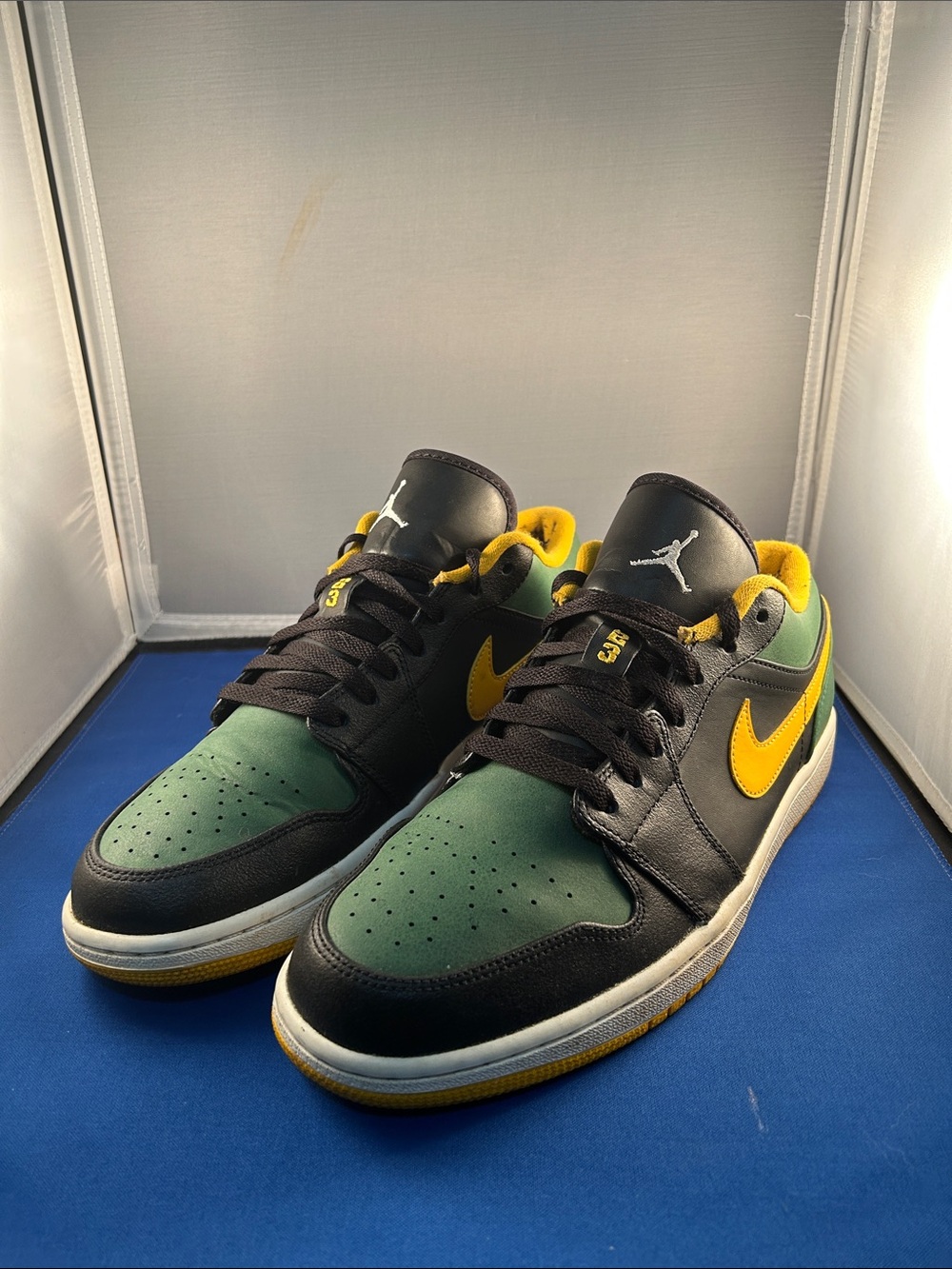 Jordan Low Top Sneakers - Green/Yellow/Black